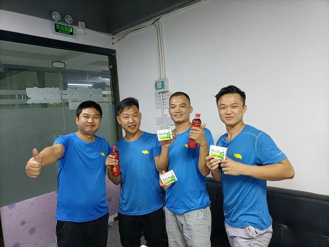 蓝犀牛司机之星“良好心态与同理心是我做好服务的秘诀。”韩本胜(图2)