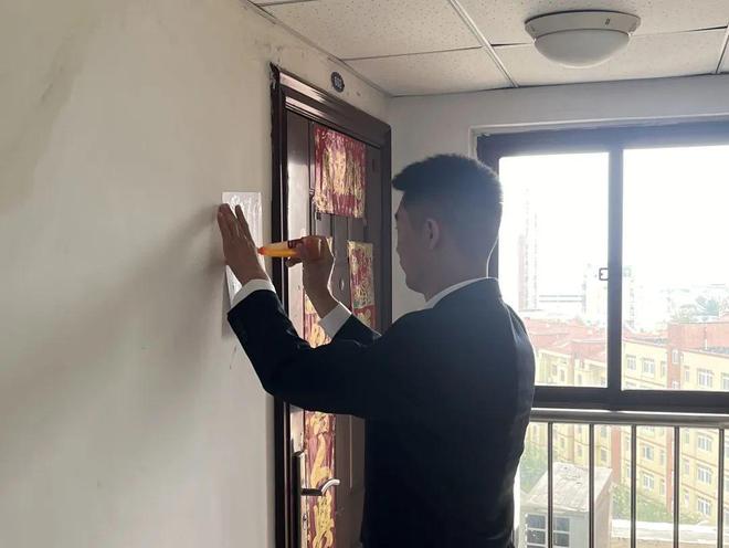 荆楚雷霆2024武汉行动“80岁老人的家怎能说搬就搬？”(图1)