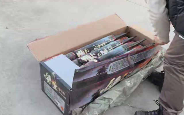 暗访｜快递违规收寄“你真要下单就不能说是烟花”(图8)