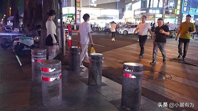 东莞一路段流动摊贩扎堆群众被吵到想卖房搬家！(图2)