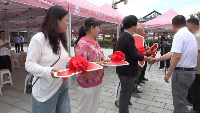 【县区聚焦】85户村民喜抽新房！集安市城东街道下解放村二组开启安居新生活(图5)