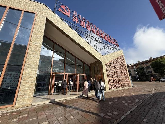 从藤梯到楼梯搬家5年后的悬崖村村民怎么样了？｜再访悬崖村(图3)