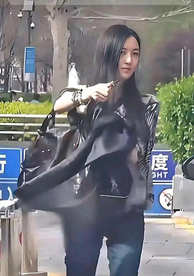 李亚鹏租不起别墅了换了套小房子租海哈金喜自曝经济困难(图6)